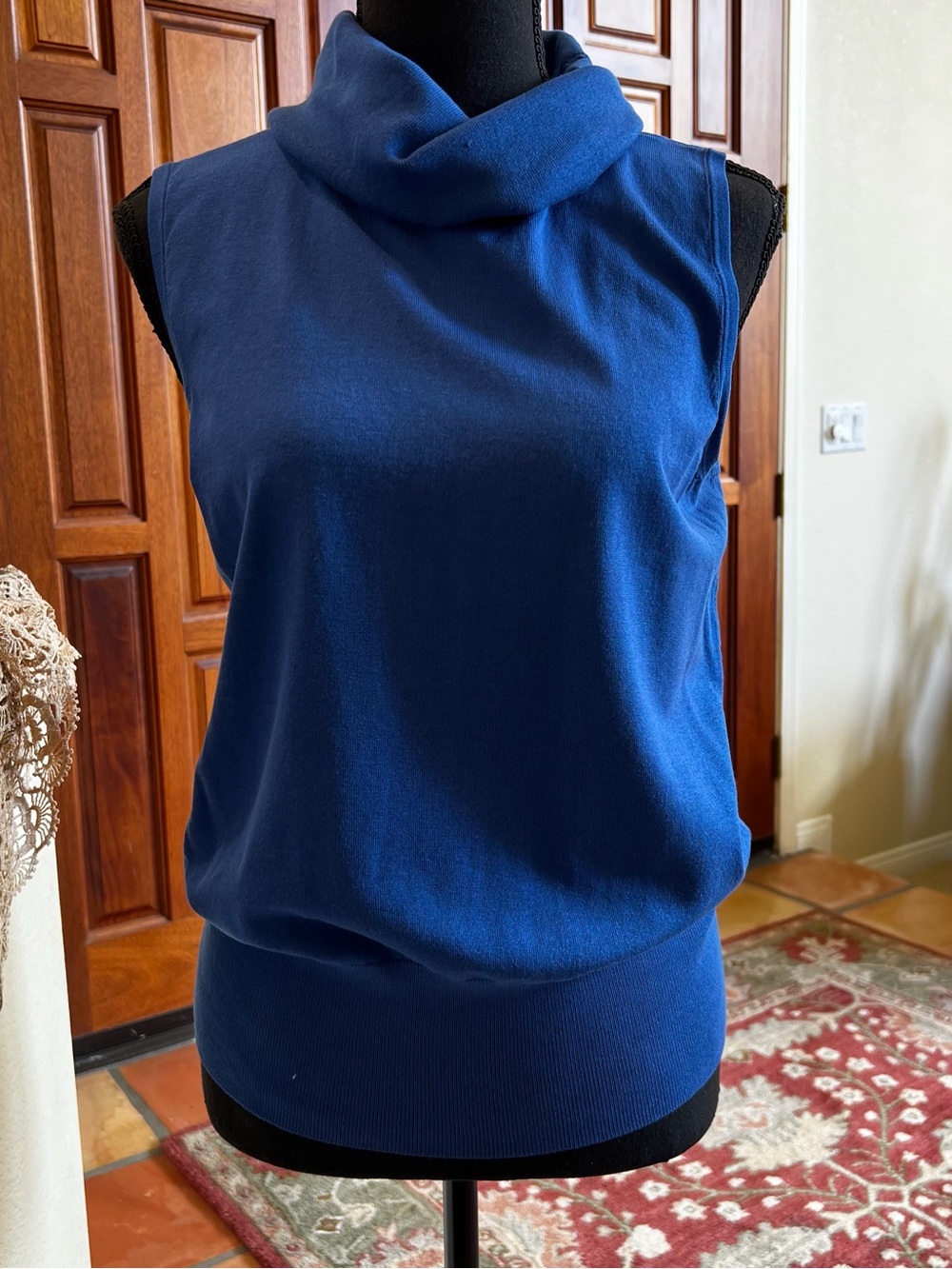 Josephine Essentials Womens Blue Sleeveless Mock Neck Top Blouse Shirt Size M